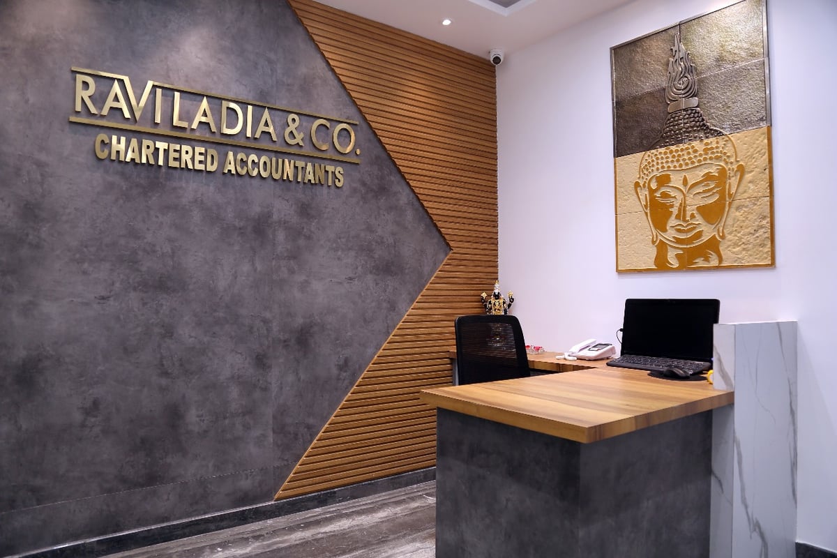M/s Ravi Ladia & Co.